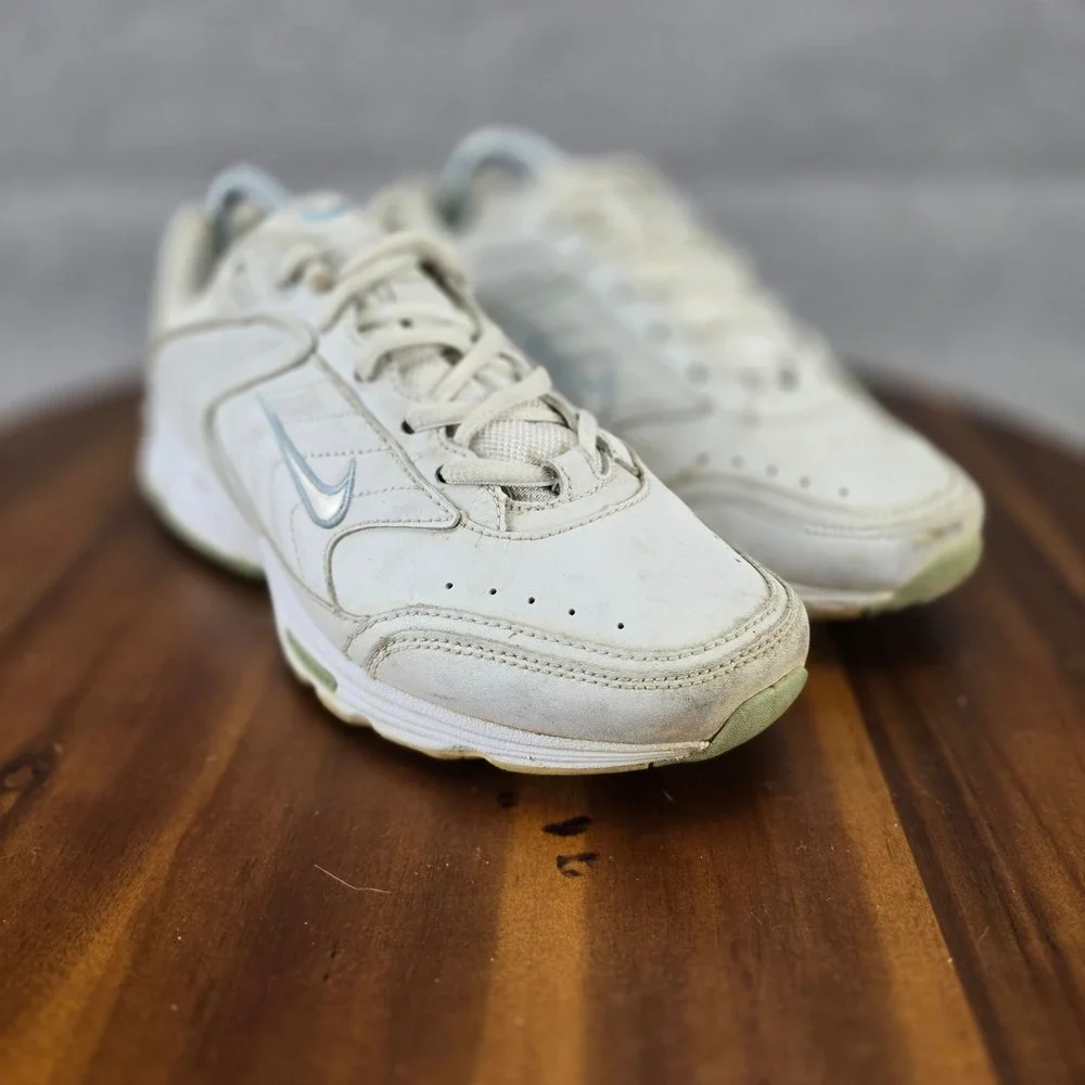 Nike Air Rolling Rail Womens 9 Vintage 2002 White Cream Walking Shoes 308699-112
